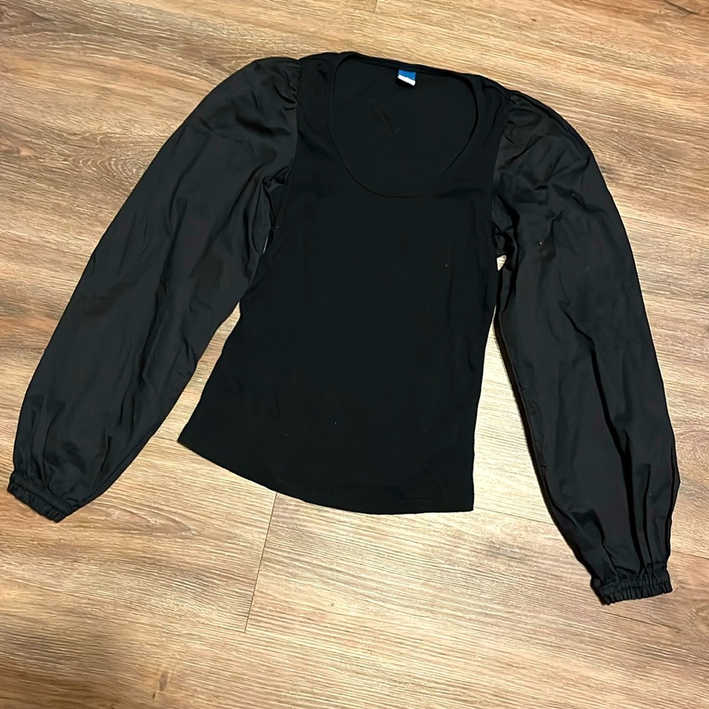 NWOT Old Navy Ribbed Blouse with Poofy Sleeves
